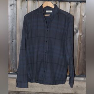 ❗️Burberry Dark Blue Plaid Button Down Shirt❗️